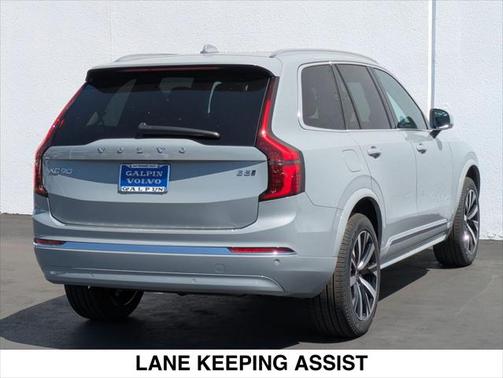 2025 Volvo XC90 B5 Core