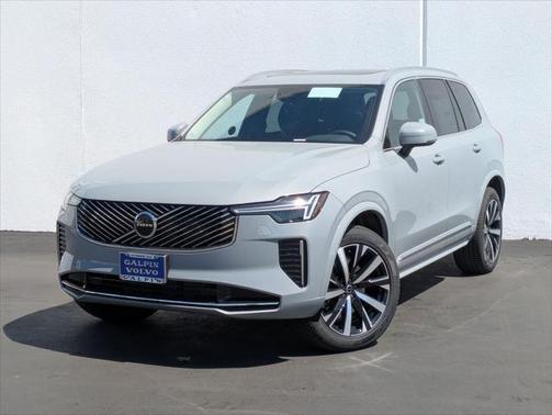 2025 Volvo XC90 B5 Core