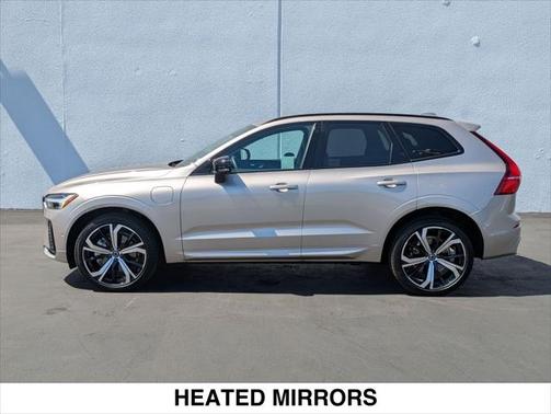 2025 Volvo XC60 Plug-In Hybrid T8 Ultra