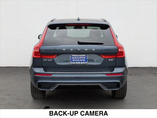 2025 Volvo XC60 B5 Ultra