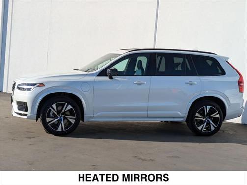 2023 Volvo XC90 Recharge Plug-In Hybrid T8 Plus Dark Theme 7-Seater