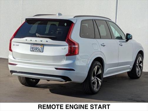 2023 Volvo XC90 Recharge Plug-In Hybrid T8 Plus Dark Theme 7-Seater