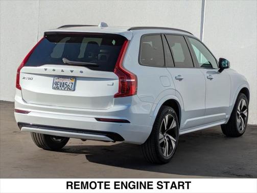2023 Volvo XC90 Recharge Plug-In Hybrid T8 Plus Dark Theme 7-Seater