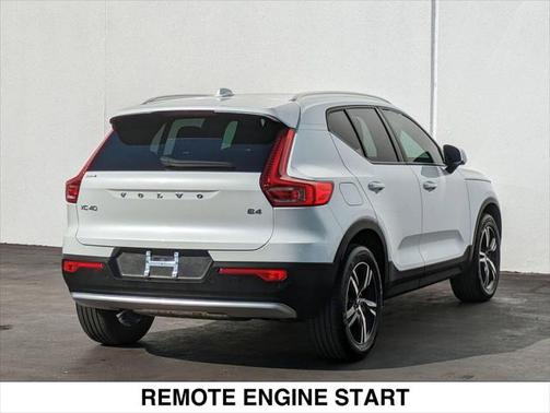2023 Volvo XC40 B4 Core