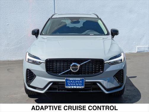 2025 Volvo XC60 Plug-In Hybrid T8 Plus