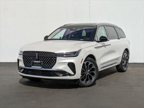 2025 Lincoln Nautilus Reserve