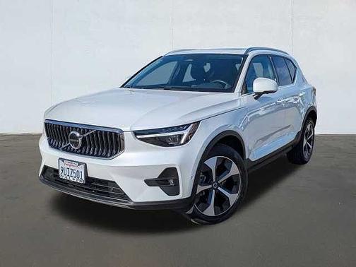 2025 Volvo XC40 Plus