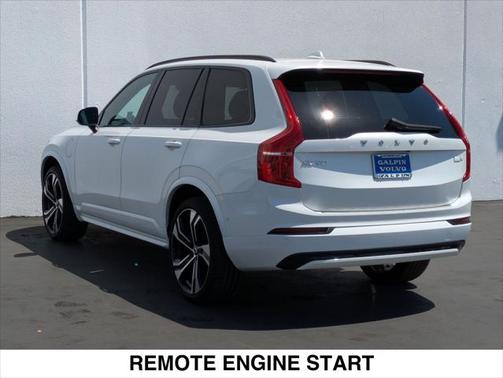 2022 Volvo XC90 Recharge Plug-In Hybrid T8 R-Design 7 Passenger