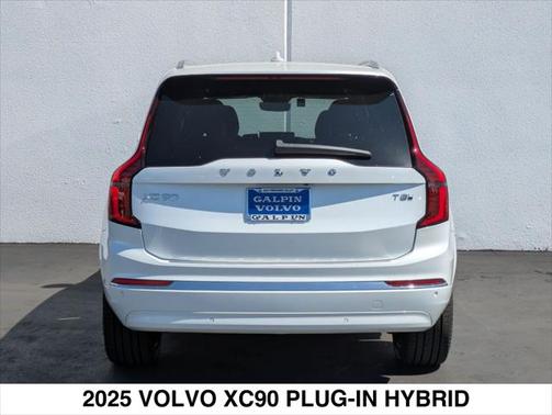 2025 Volvo XC90 Plug-In Hybrid T8 Plus 7-Seater
