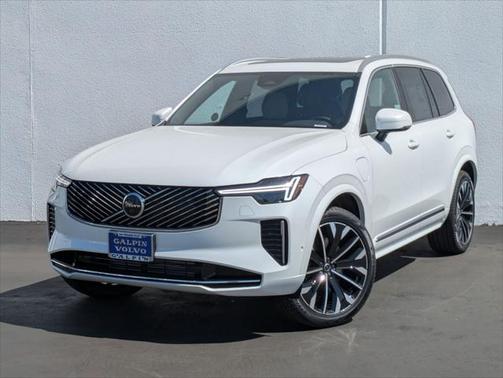 2025 Volvo XC90 Plug-In Hybrid T8 Plus 7-Seater