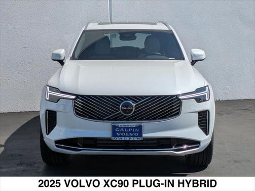 2025 Volvo XC90 Plug-In Hybrid T8 Plus 7-Seater