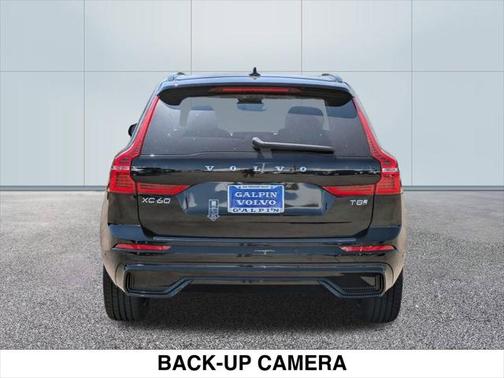 2025 Volvo XC60 Plug-In Hybrid T8 Plus