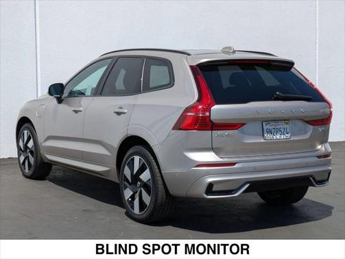 2025 Volvo XC60 Plug-In Hybrid T8 Plus