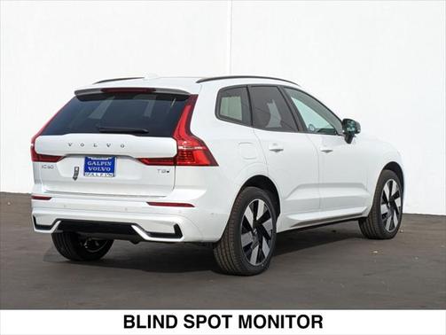 2025 Volvo XC60 Plug-In Hybrid T8 Plus