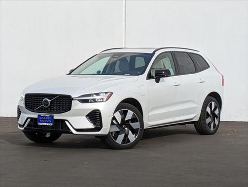 2025 Volvo XC60 Plug-In Hybrid T8 Plus