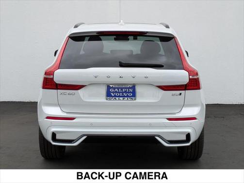 2025 Volvo XC60 B5 Ultra