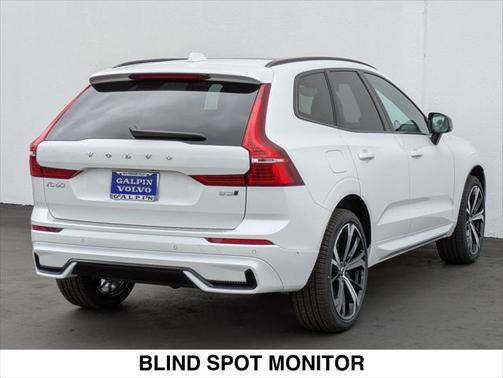 2025 Volvo XC60 B5 Ultra