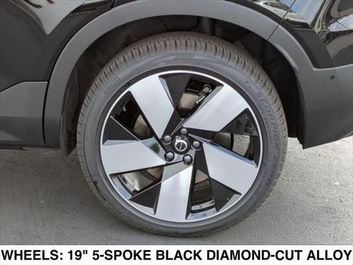 2025 Volvo EX40 Single Motor Extended Range Plus