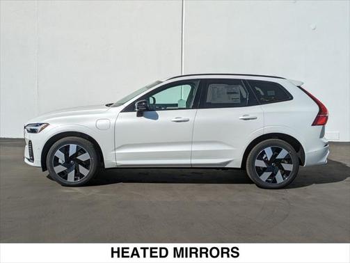 2025 Volvo XC60 Plug-In Hybrid T8 Plus