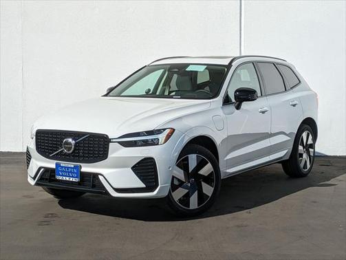 2025 Volvo XC60 Plug-In Hybrid T8 Plus
