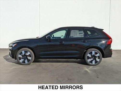 2025 Volvo XC60 Plug-In Hybrid T8 Plus
