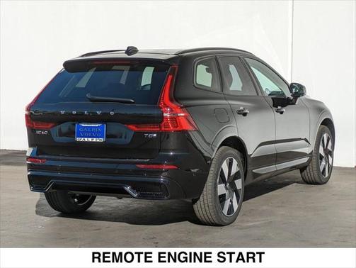 2025 Volvo XC60 Plug-In Hybrid T8 Plus