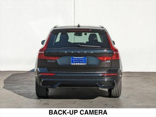 2025 Volvo XC60 Plug-In Hybrid T8 Plus
