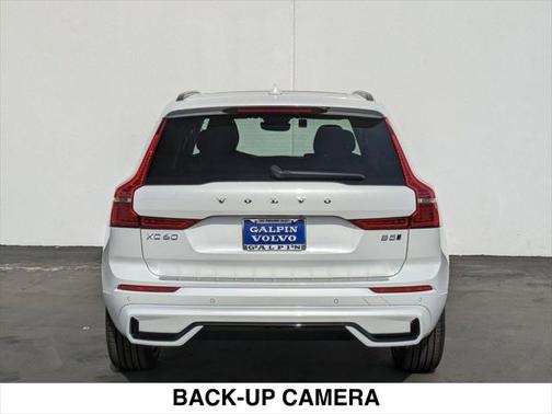 2025 Volvo XC60 B5 Core
