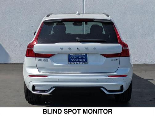 2025 Volvo XC60 B5 Ultra