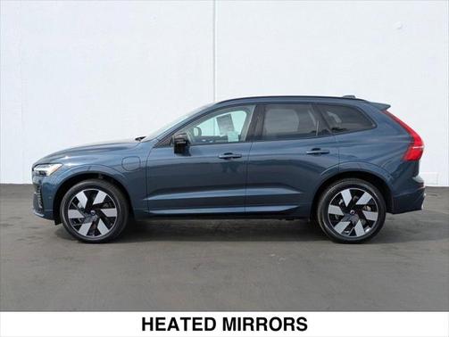 2025 Volvo XC60 Plug-In Hybrid T8 Plus