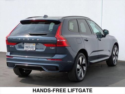 2025 Volvo XC60 Plug-In Hybrid T8 Plus
