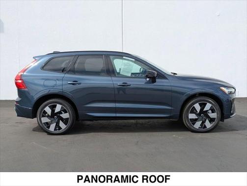 2025 Volvo XC60 Plug-In Hybrid T8 Plus