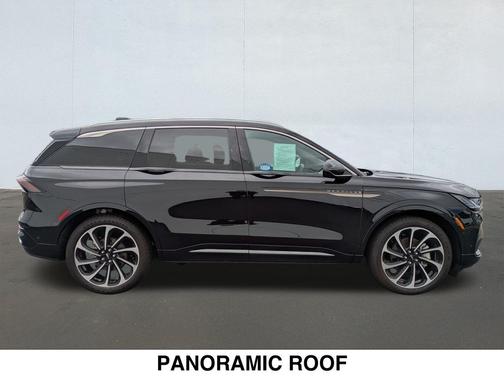 2024 Lincoln Nautilus Black Label