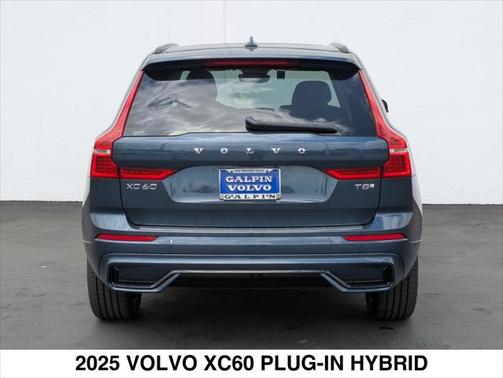 2025 Volvo XC60 Plug-In Hybrid T8 Plus