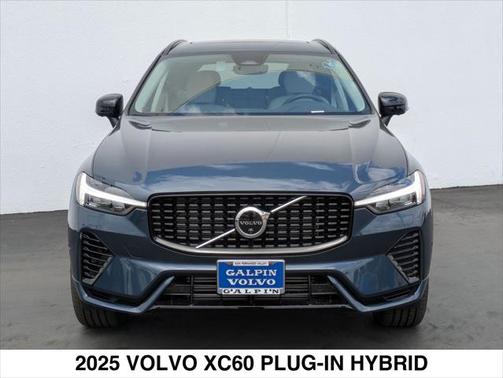 2025 Volvo XC60 Plug-In Hybrid T8 Plus