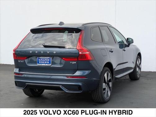 2025 Volvo XC60 Plug-In Hybrid T8 Plus