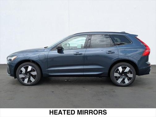 2025 Volvo XC60 Plug-In Hybrid T8 Plus