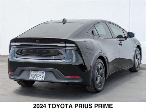 2024 Toyota Prius Prime SE