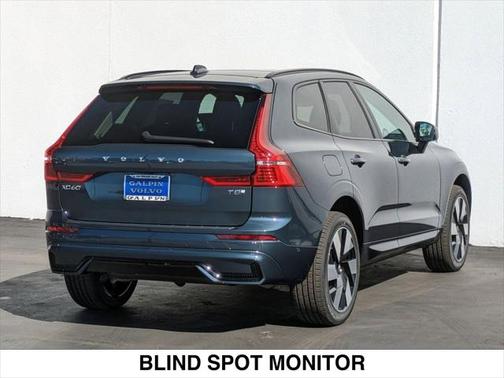 2025 Volvo XC60 Plug-In Hybrid T8 Plus