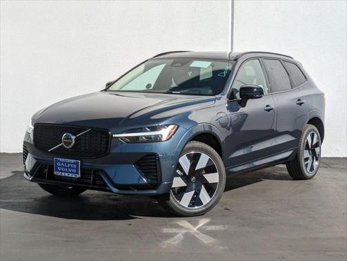 2025 Volvo XC60 Plug-In Hybrid T8 Plus