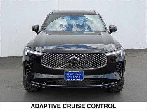 2025 Volvo XC90 B6 Plus 7-Seater