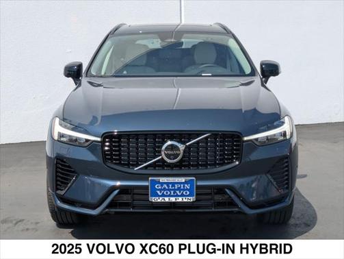 2025 Volvo XC60 Plug-In Hybrid T8 Plus