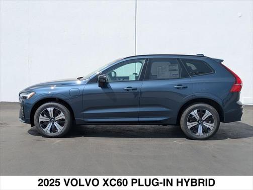 2025 Volvo XC60 Plug-In Hybrid T8 Plus