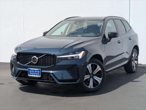 2025 Volvo XC60 Plug-In Hybrid T8 Plus