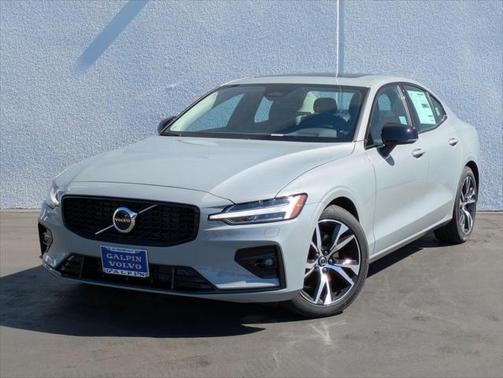 2025 Volvo S60 B5 Core