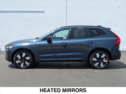 2025 Volvo XC60 Plug-In Hybrid T8 Plus