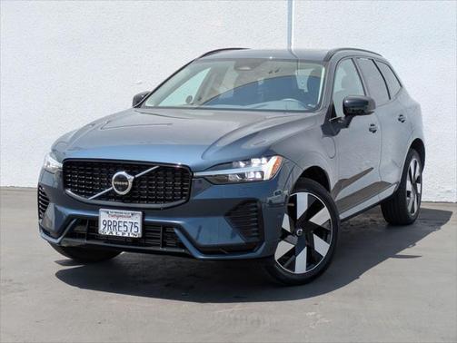 2025 Volvo XC60 Plug-In Hybrid T8 Plus