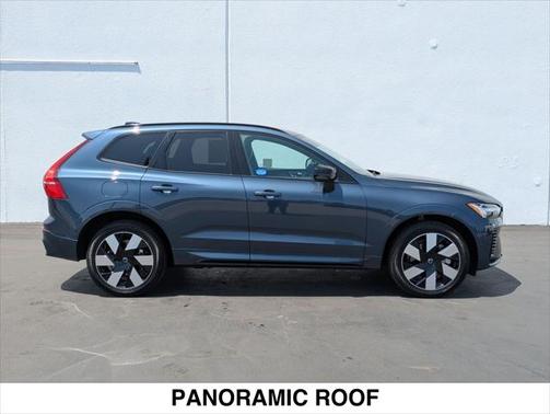 2025 Volvo XC60 Plug-In Hybrid T8 Plus