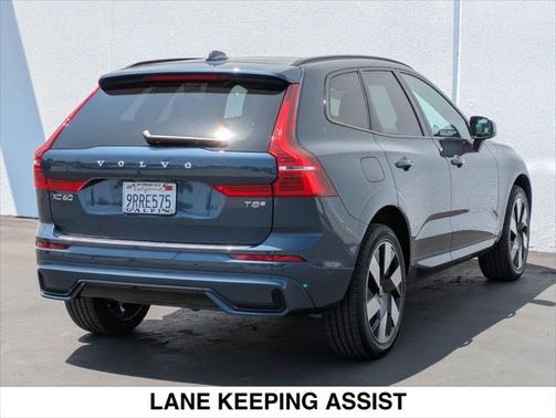 2025 Volvo XC60 Plug-In Hybrid T8 Plus