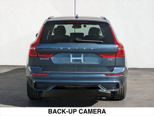 2025 Volvo XC60 B5 Ultra